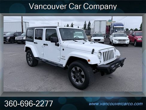 Used 2018 Jeep Wrangler Unlimited Sahara AWD/4WD image 8