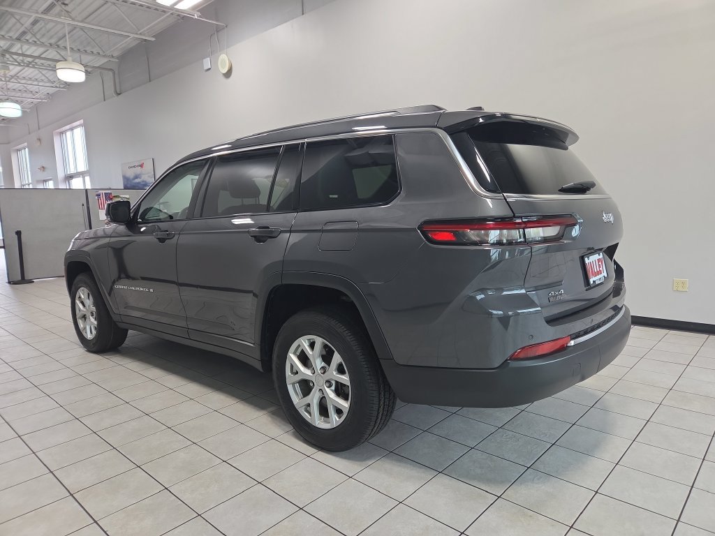 Used 2023 Jeep Grand Cherokee L Limited AWD/4WD image 9