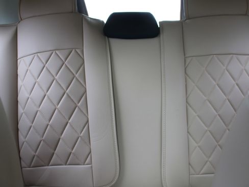 Used 2025 Hyundai Venue SE FWD image 24