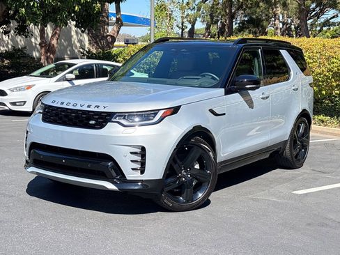 Certified 2024 Land Rover Discovery Dynamic SE image 1