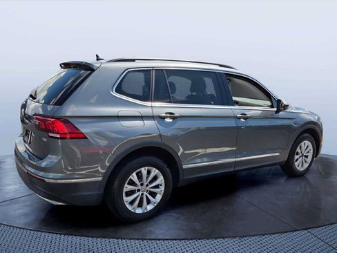 Used 2018 Volkswagen Tiguan SE FWD image 3