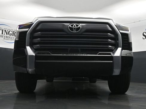 Used 2024 Toyota Tundra Limited w/ Power Package AWD/4WD image 27