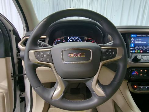 Used 2023 GMC Acadia Denali w/ Denali Technology Package AWD/4WD image 28