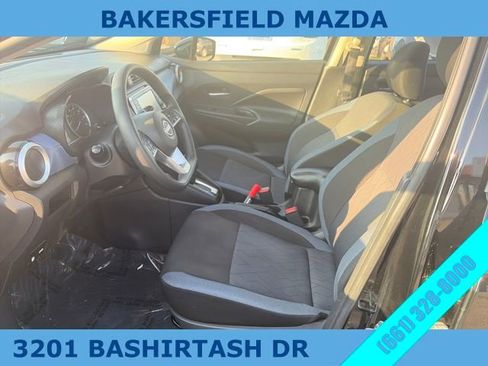 Used 2023 Nissan Versa SV image 9