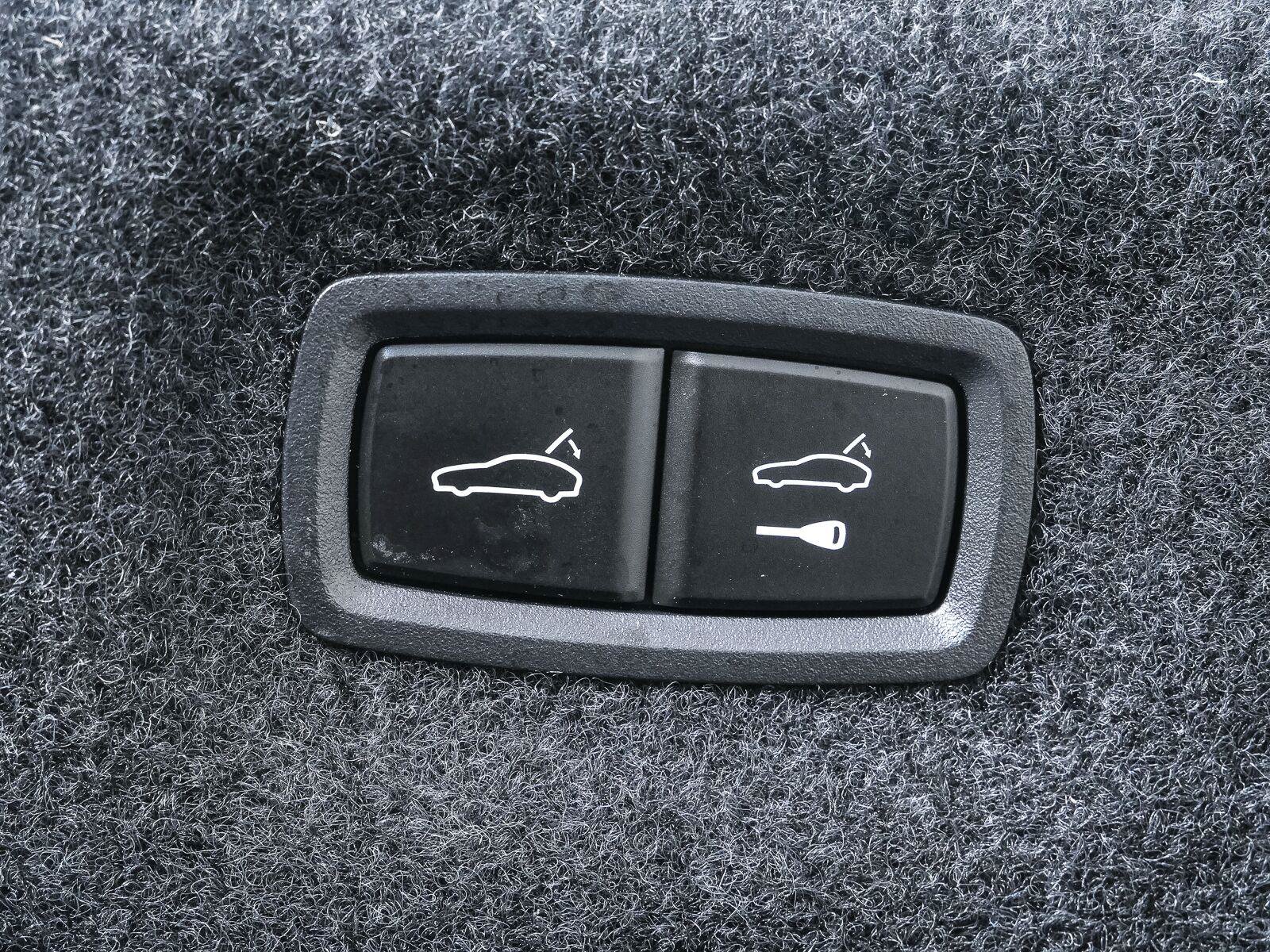 Certified 2024 Porsche Taycan RWD image 32