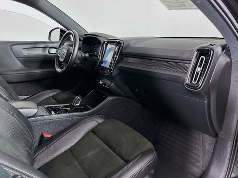 Used 2021 Volvo XC40 T5 R-Design w/ Advanced Package AWD/4WD image 30