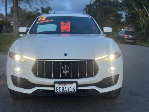 Used 2018 Maserati Levante S AWD/4WD image 3