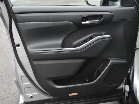 Used 2022 Toyota Highlander XSE image 14