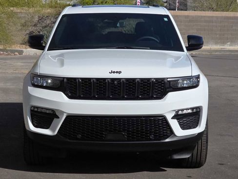 Used 2024 Jeep Grand Cherokee Limited w/ Luxury Tech Group II image 4