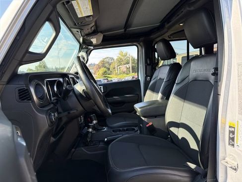 Used 2023 Jeep Wrangler Unlimited Sport AWD/4WD image 9