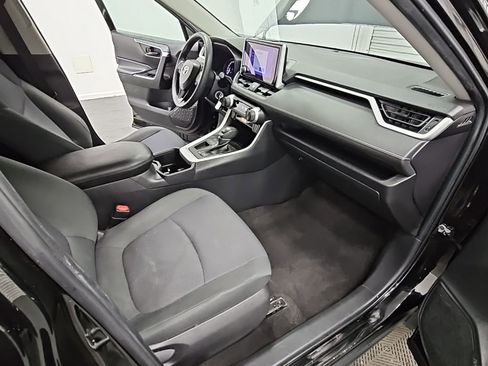 Used 2023 Toyota RAV4 LE image 31