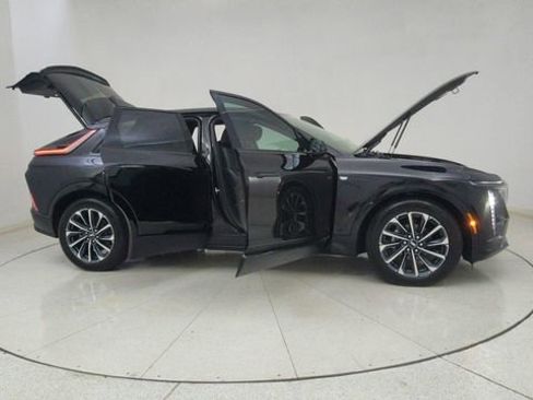 Used 2025 Cadillac Lyriq Sport AWD/4WD image 73
