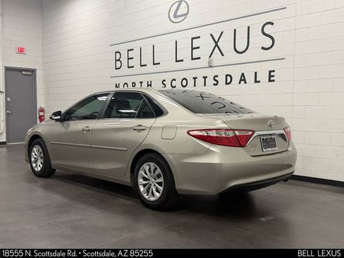 Used 2016 Toyota Camry LE image 7