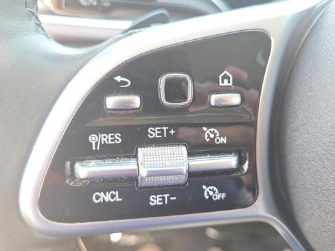 Used 2020 Mercedes-Benz GLE 350 4MATIC image 24