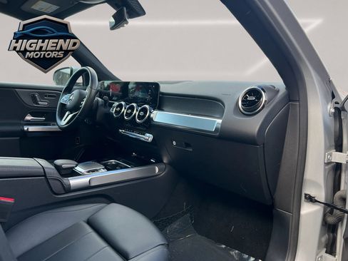 Used 2020 Mercedes-Benz GLB 250 4MATIC w/ Premium Package image 26