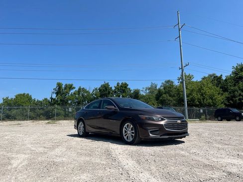 Used 2016 Chevrolet Malibu LT FWD image 5