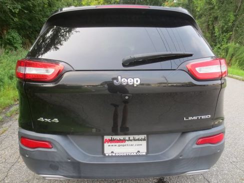 Used 2016 Jeep Cherokee Limited w/ Luxury Group AWD/4WD image 6
