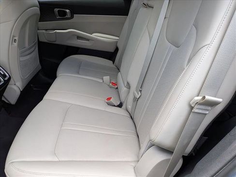 Used 2023 Kia Sorento S FWD image 18