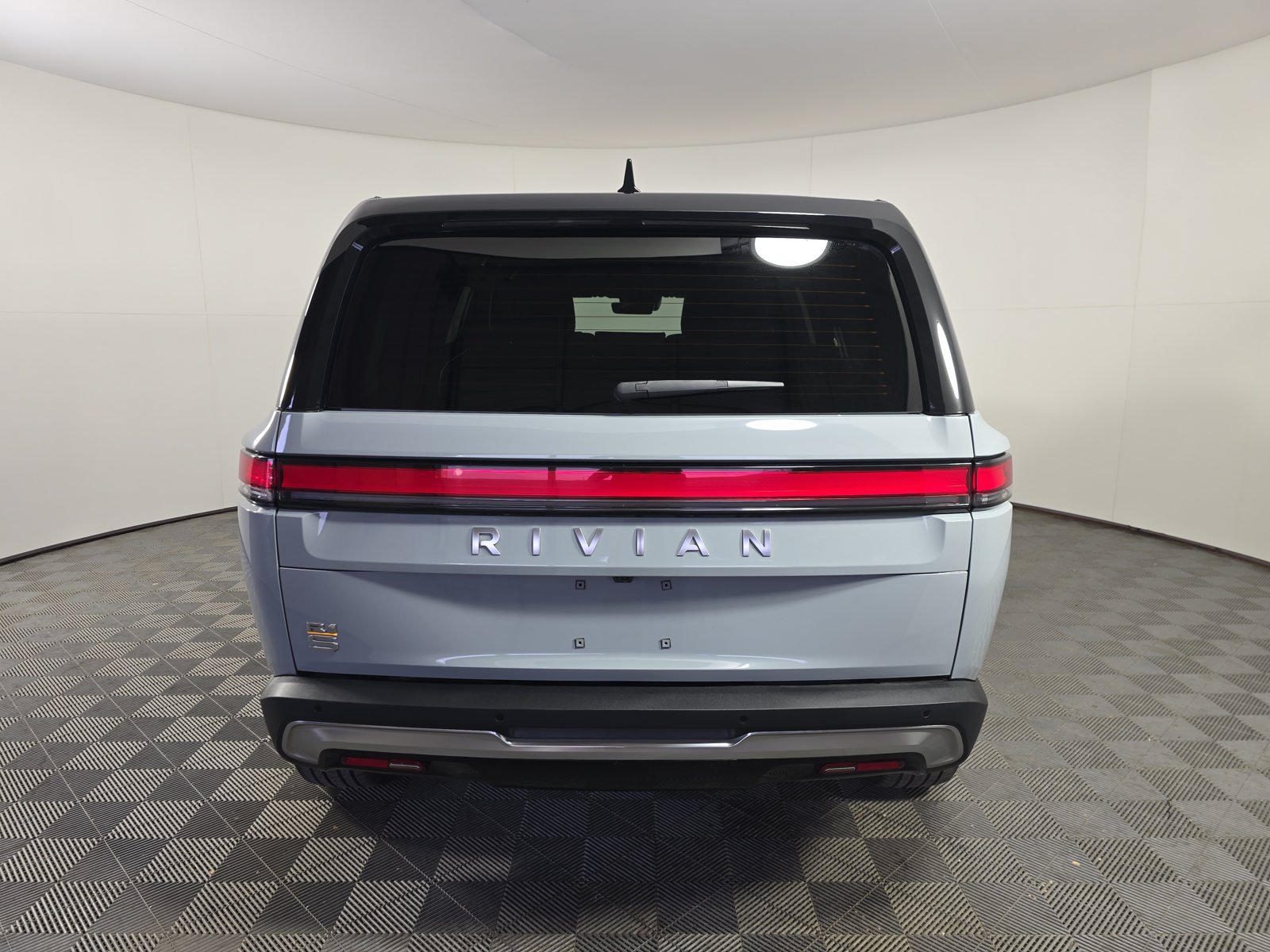 Used 2024 Rivian R1S Adventure Quad AWD/4WD image 4