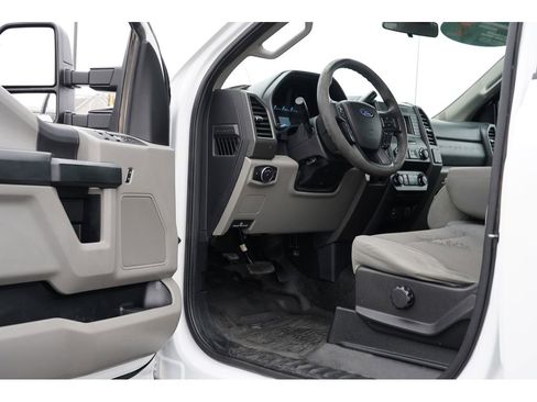 Used 2019 Ford F250 XL w/ Power Equipment Group image 13
