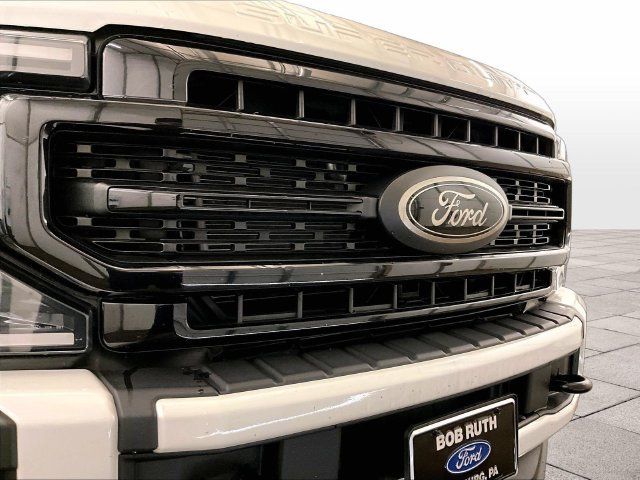 Used 2022 Ford F250 Lariat w/ Black Appearance Package AWD/4WD image 29