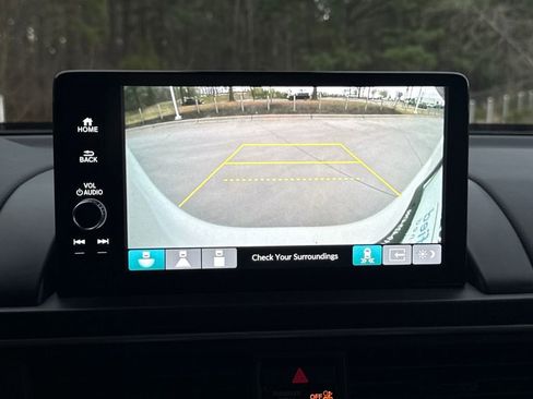 Certified 2025 Honda Pilot Touring image 15