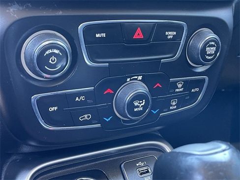 Used 2019 Jeep Compass Latitude image 18