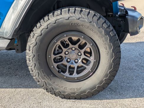 Used 2023 Jeep Wrangler Rubicon w/ Xtreme 35 Tire Package image 11