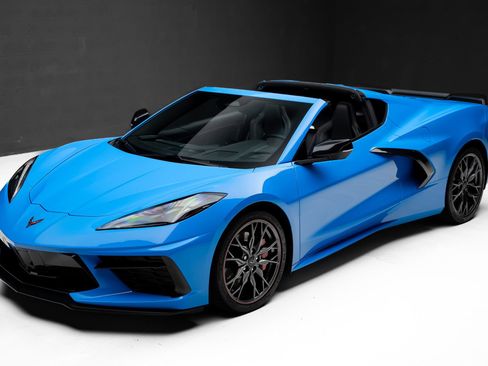 Used 2024 Chevrolet Corvette Stingray Coupe w/ Z51 Performance Package RWD image 7