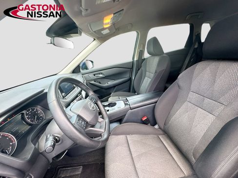Used 2025 Nissan Rogue SV FWD image 26