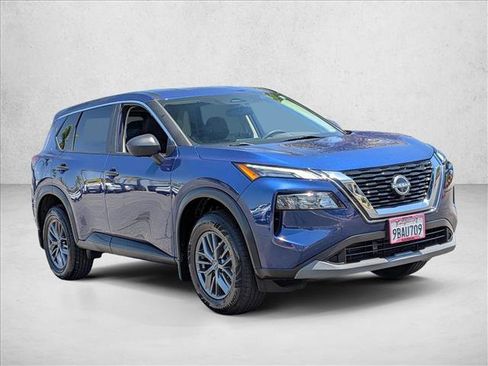 Used 2023 Nissan Rogue S FWD image 3