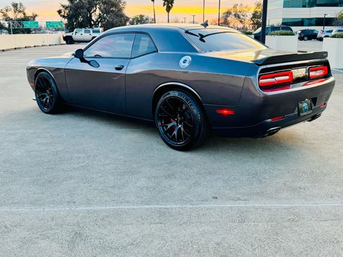 Used 2016 Dodge Challenger SRT w/ Technology Group image 20