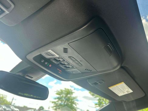 Used 2022 Buick Enclave Essence w/ Experience Buick Package image 34