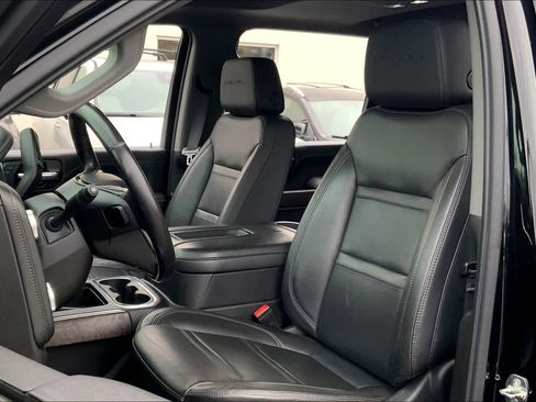 Used 2021 GMC Sierra 2500 Denali w/ Denali Black Diamond Edition image 8