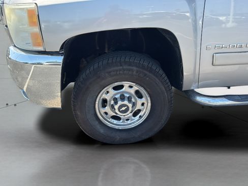 Used 2008 Chevrolet Silverado 2500 LT w/ 1LT Convenience Package AWD/4WD image 35