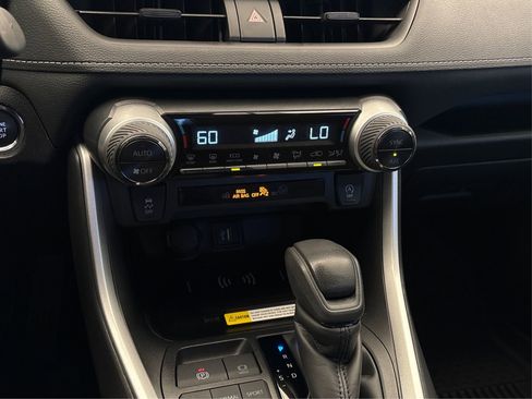 Used 2025 Toyota RAV4 XLE w/ Convenience Package FWD image 24
