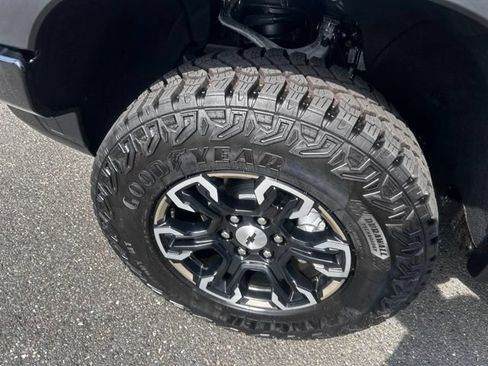 New 2026 Chevrolet Silverado 1500 ZR2 AWD/4WD image 9