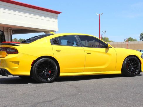 Used 2017 Dodge Charger R/T Scat Pack w/ Driver Confidence Group RWD image 3