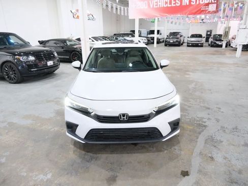 Used 2023 Honda Civic EX image 3