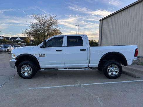 Used 2018 RAM 2500 Tradesman w/ Chrome Appearance Group image 9