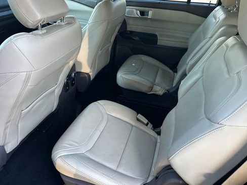 Used 2022 Ford Explorer Platinum w/ Equipment Group 601A image 14
