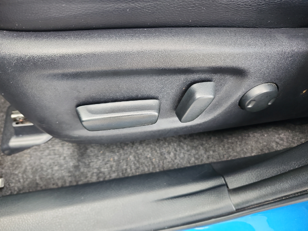 Used 2018 Toyota RAV4 Limited FWD image 24