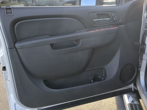 Used 2010 Chevrolet Silverado 3500 LTZ image 10