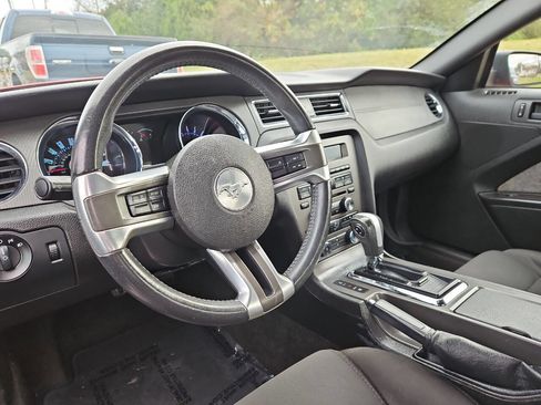 Used 2013 Ford Mustang Coupe image 9