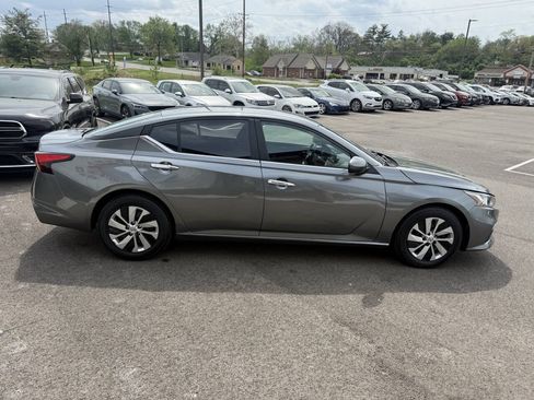 Used 2019 Nissan Altima 2.5 S FWD image 5