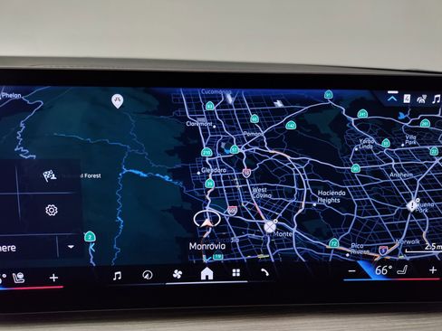 Used 2025 BMW 330i Sedan w/ Convenience Package image 25