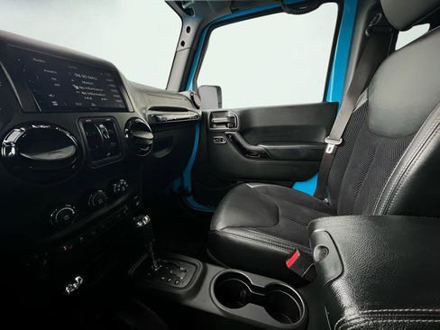 Used 2017 Jeep Wrangler Unlimited Sahara image 47