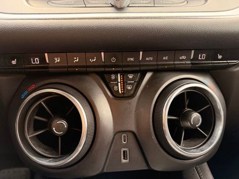 Used 2020 Chevrolet Blazer LT FWD image 17