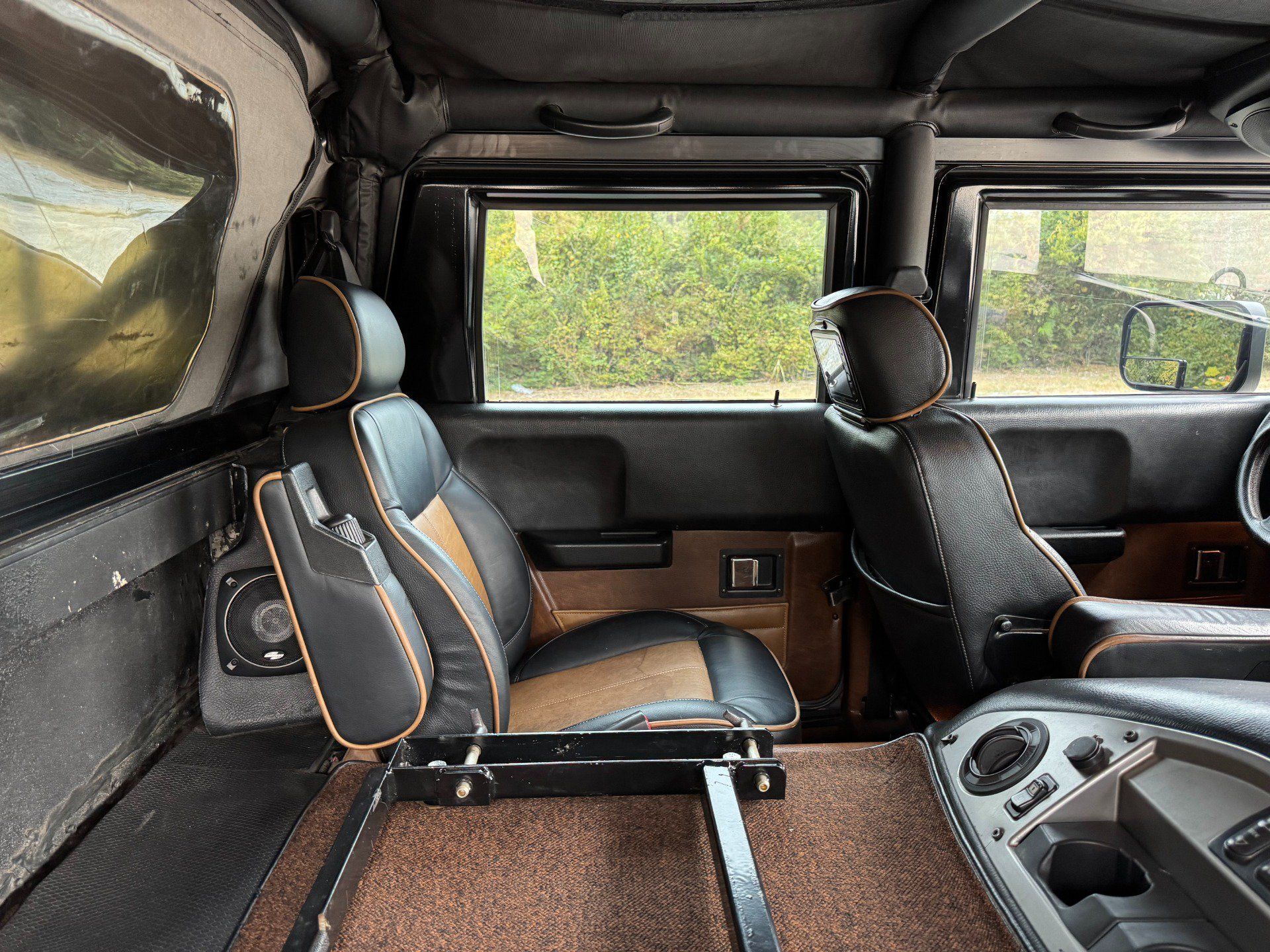 Used 2004 HUMMER H1 4-Door Open Top AWD/4WD image 33