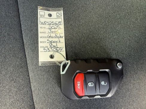 Certified 2025 Jeep Gladiator Sport image 38